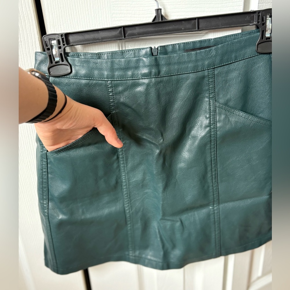 New Look Green Faux Leather Skirt - Picture 2 of 6